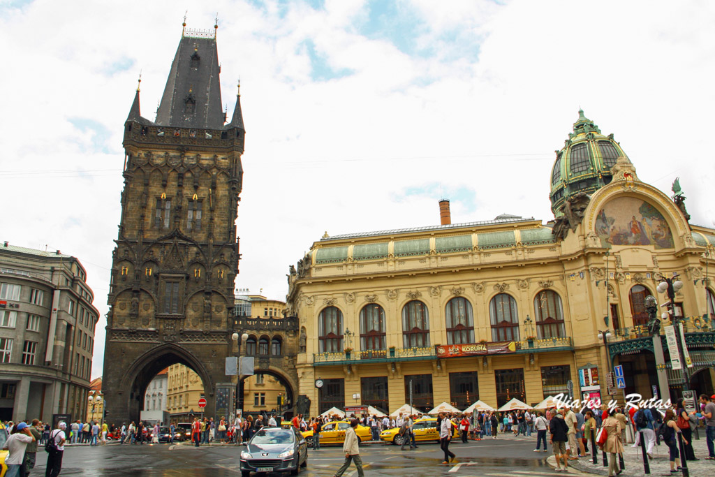 Puerta de la Pólvora, Praga