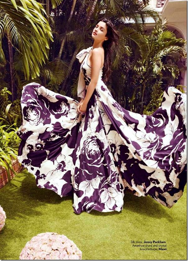 Alia-Bhatt-Latest-Photoshoot-for-Vogue-Magazine-September-2012-[mastitime247.blogspot.com]9