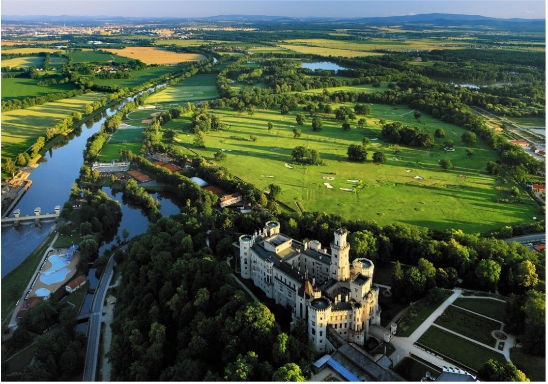 9 PLACES TO PLAY GOLF IN CZECH REPUBLIC