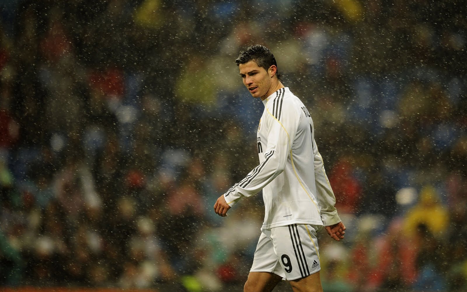 Cristiano Ronaldo Playing HD Wallpapers | Hd Wallpaper