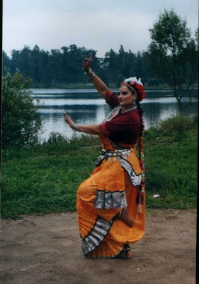 indian dancing girls