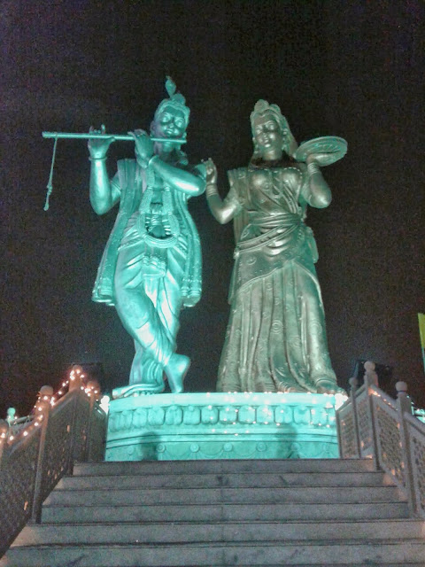 Lord Krishna and Radha Statue in Delhi, Lord Krishna and Radha Statue at Temple near Mukarba Chowk Flyover Delhi