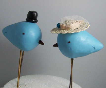 warmer days to create a Blue Skies and Bluebirds wedding theme inspired