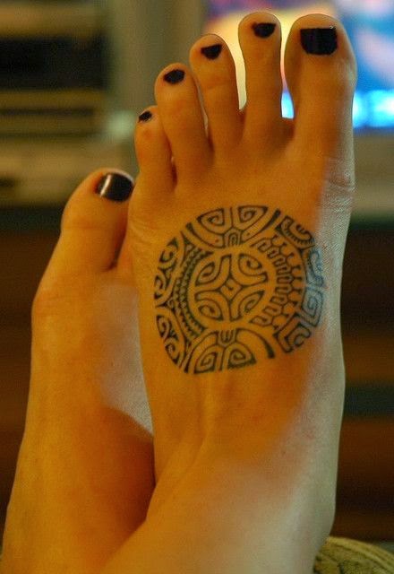 TATUAJE DE MANDALA AZTECA PARA MUJERES