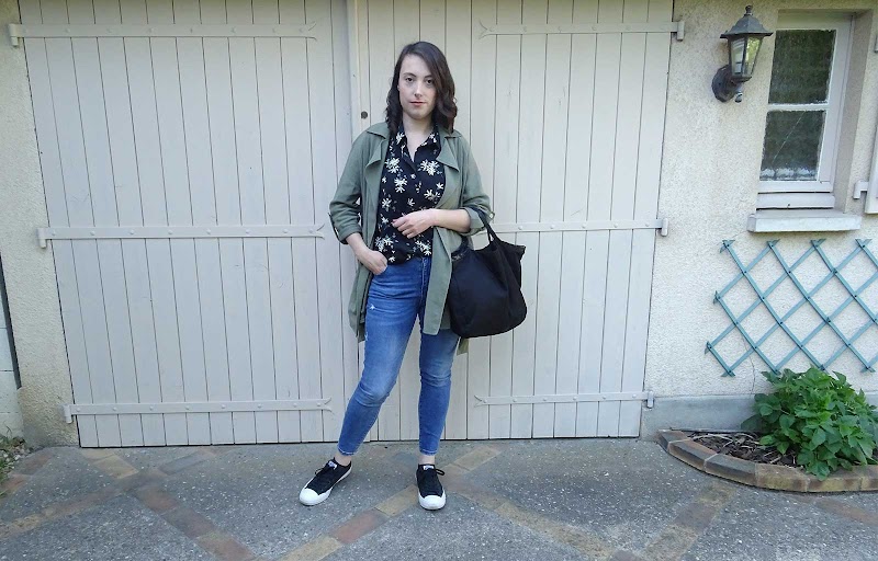Look chemise fleurs jeans converse