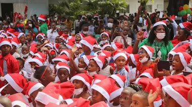 Quand des écoliers fêtent la Noël aux portes de Village-de-Dieu