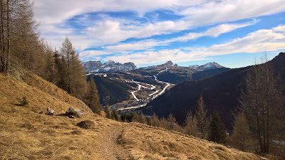 Views back toward Colfosco and Corvara with the Gruppo delle Cunturines.