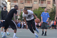 ANTETOKOUNMPO baskebtall outside NBA