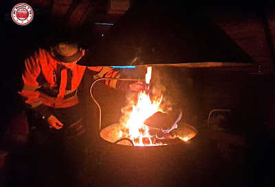 A comer tras la pesca en hielo en Laponia, Finlandia