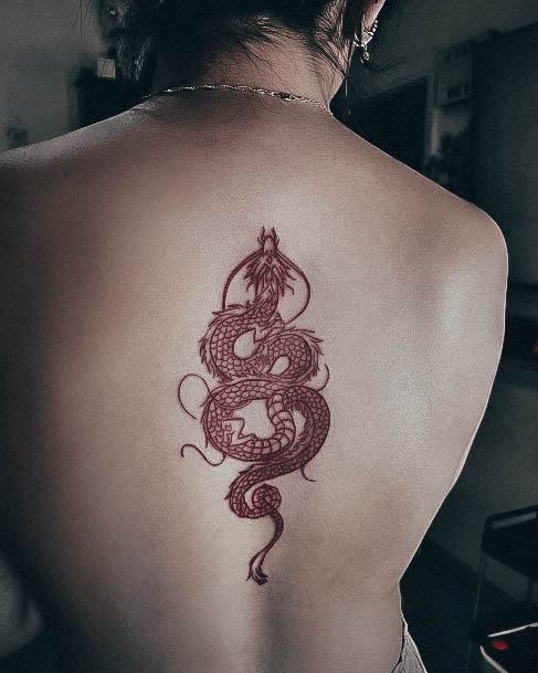 38 tatuagens de dragão que vão inspirar vocês