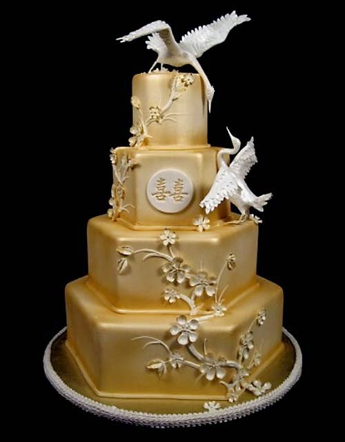 beautiful gold cake decorating