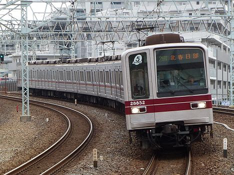 【土日朝1本のみ！】日比谷線T運用の北春日部行き　東武20000系LED車