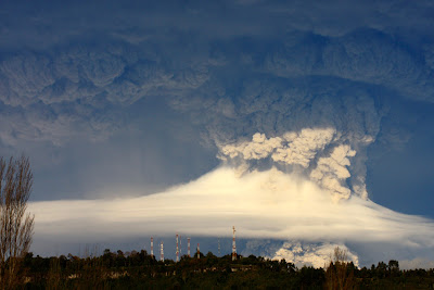 Eruption_of_Chile's_Puyehue_volcano