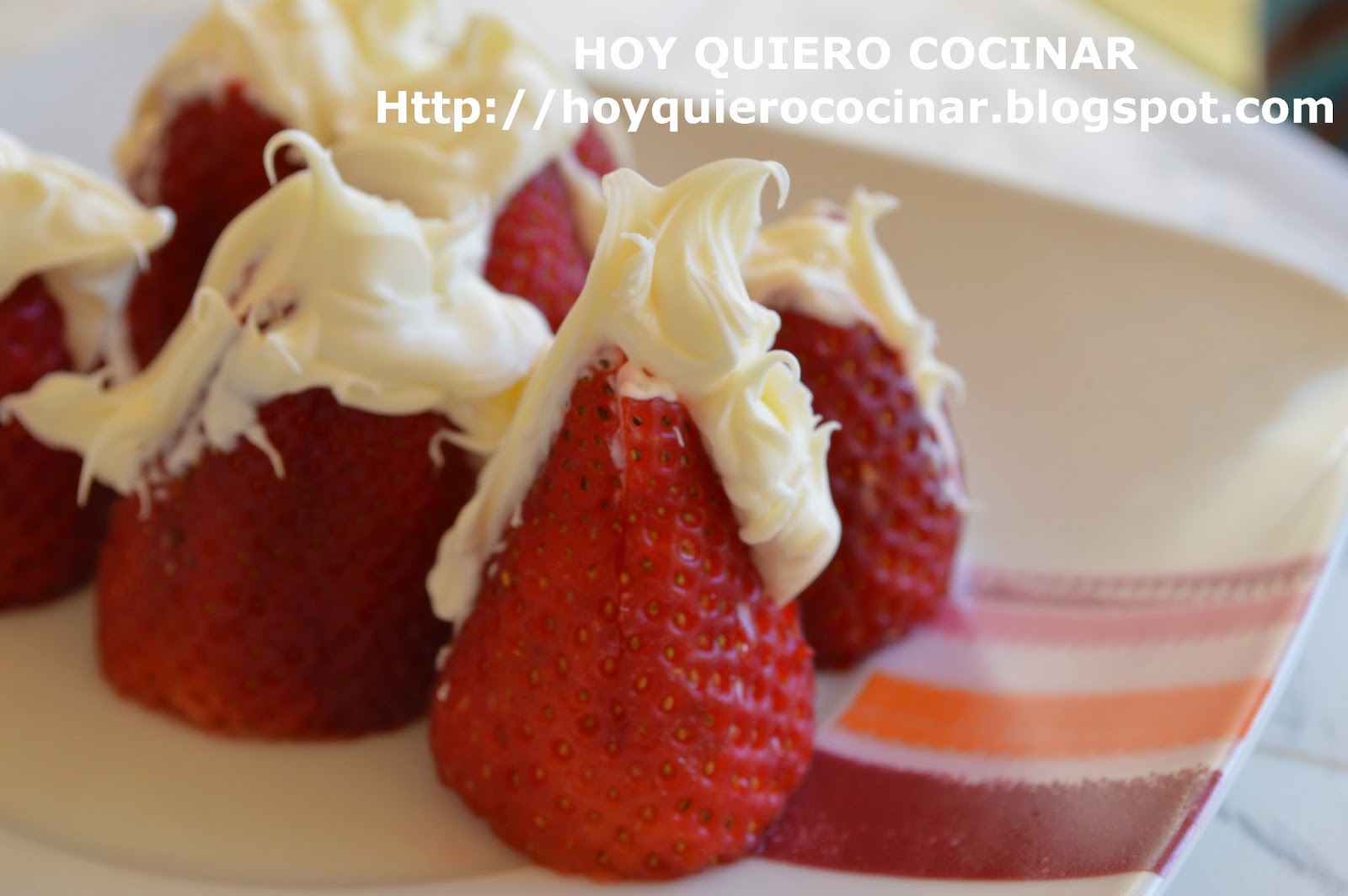 http://hoyquierococinar.blogspot.com.es/2014/04/fresas-rellenas-de-mascarpone.html