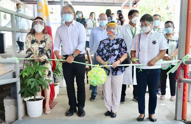 DOH, DPWH open BatMC modular COVID-19 treatment facilities