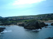 La Playa de San Juan de la Canal desde la costa de su lado derecho situada .