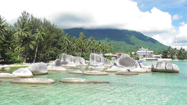 Taman Batu Alif Natuna www.bocahudik.com