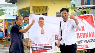 Jumat Berkah, Nikson Nababan Berbagi Kepada Masyarakat di Medan 