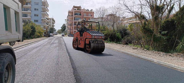 Ολοκληρώνεται η ασφαλτόστρωση στη Βουλγαροκτόνου στην Καλαμάτα