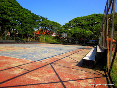 Lapangan basket saparua