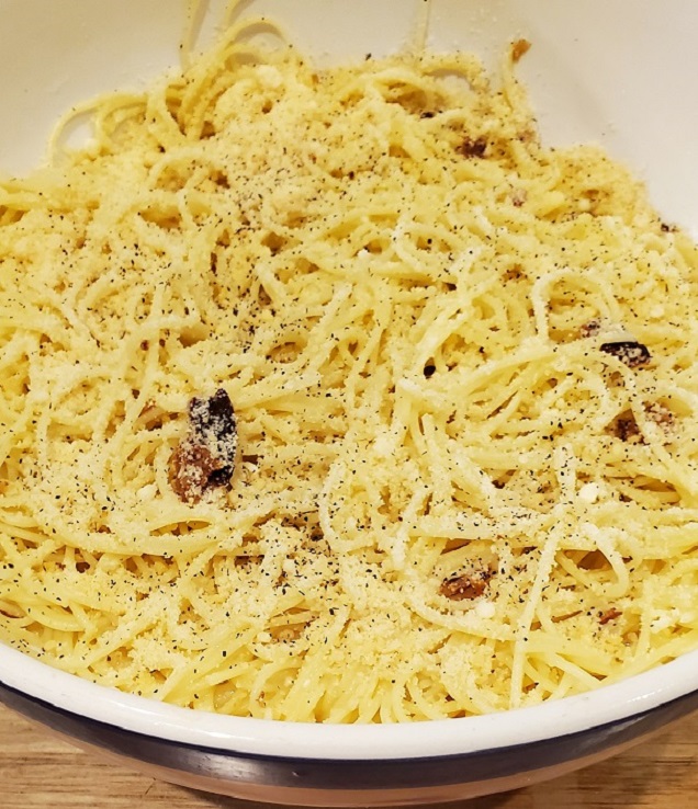 this is an Italian pasta called Carbonara