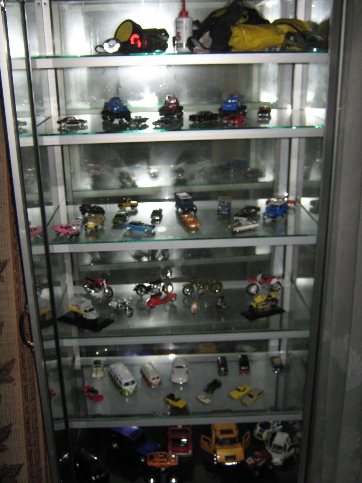 ONLINE DIECAST FOR SALE Opened from Box SOLD Lemari  Kaca 