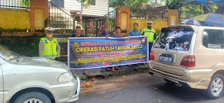 Hari Ketiga Ops Patuh 2022 : Satlantas Polres Enrekang Lakukan Sosialiasasi Ke Pengguna Jalan