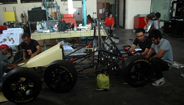 Mushika, Mobil Balap ITB