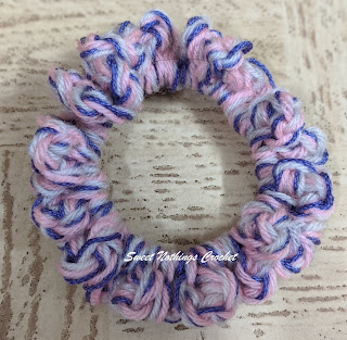 Sweet Nothings Crochet free crochet pattern, free crochet pattern for a hair scrunchy, photo of the hair scrunchy,
