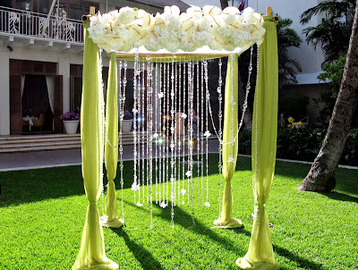 Decorating Wedding Arch