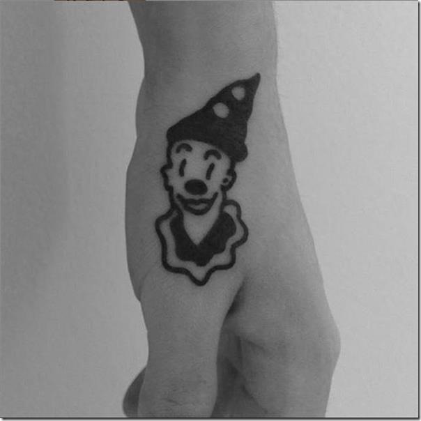 un-precioso-payaso-en-la-mano un-precioso-payaso-en-la-mano