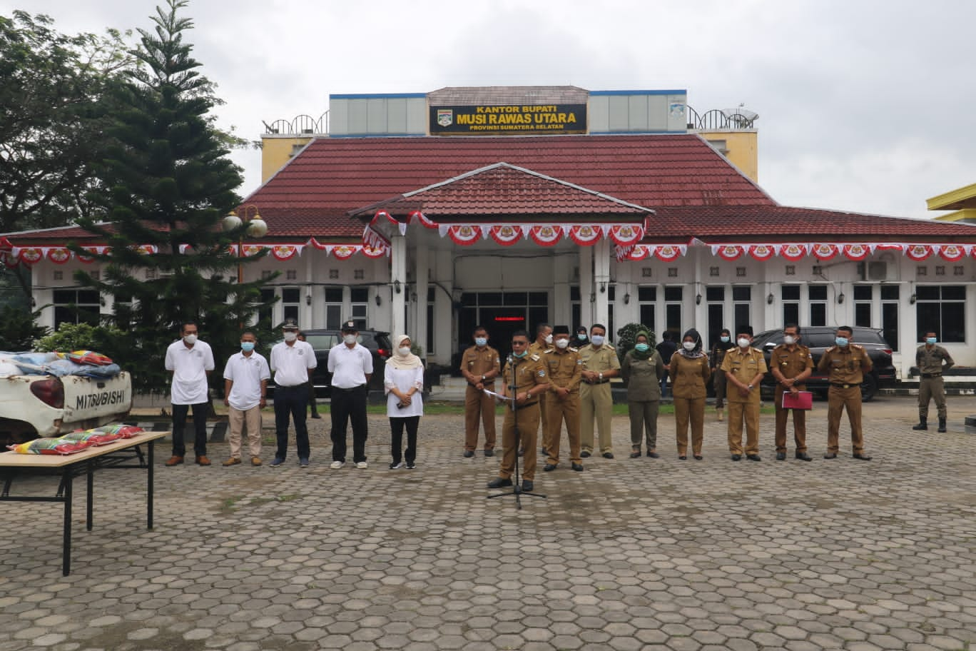 Bupati H. Devi Suhartoni (HDS) bersama Comite CSR Kabupaten Muratara. (Poto/Ist)