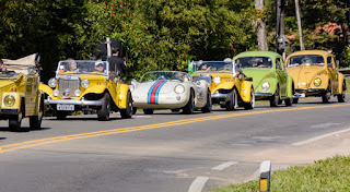 Colecionadores presenteiam Teresópolis com desfile de carros antigos