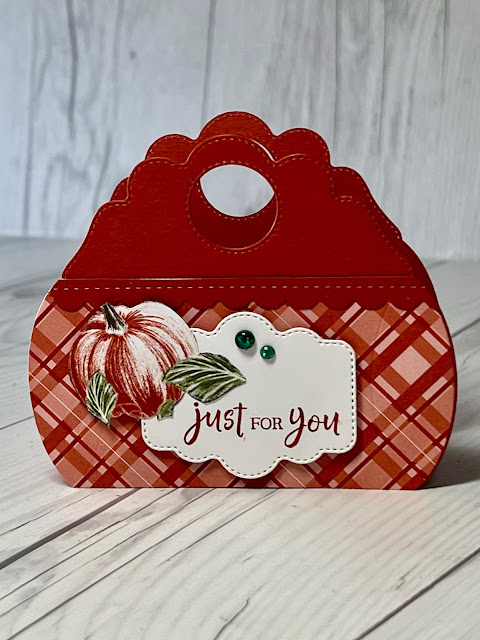 Fall-themed treat holder using Stampin' Up! Pretty Pillowbox Die and Rustic Harvest DSP