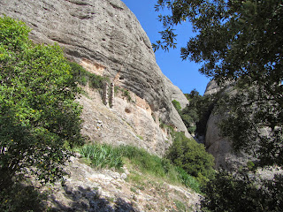 Serra de Montserrat-Ermites de Montserrat, restes de l'antiga ermita de Sant Onofre i Canal de Santa Magdalena