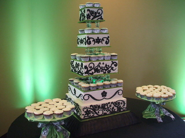 Black White and Green Damask Wedding This cake might look familiar to some