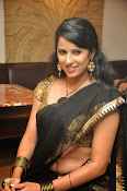 Sravya reddy sizzling saree photos-thumbnail-20