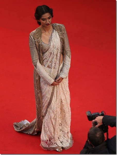 sonam-kapoor-cannes-2013-03