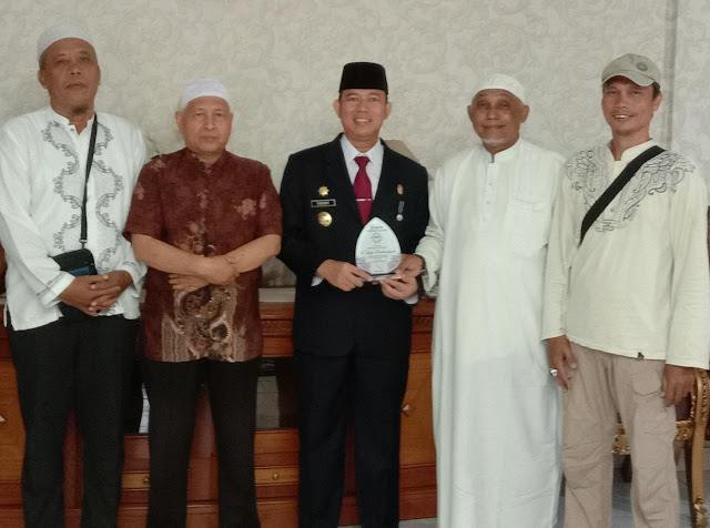 GNPF Ulama Bersama Ormas Islam OKU Lainnya Ucapkan Selamat Kepada H. Teddy Meilwansyah Atas Diperpanjangnya SK Pj. Bupati OKU P