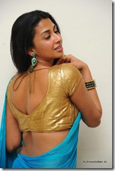 Hot Singer Gayatri Iyer Wife Of Kunal Ganjawala (1)