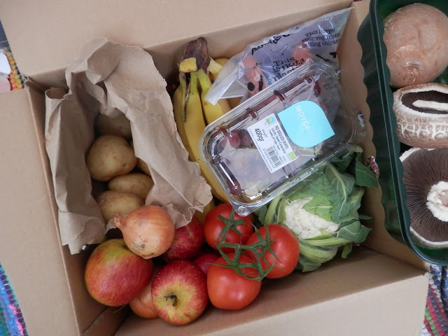 Review - Abel and Cole organic veg boxes. From UK vegan blogger secondhandsusie.blogspot.com #abelandcole #organicvegbox #vegboxreview 