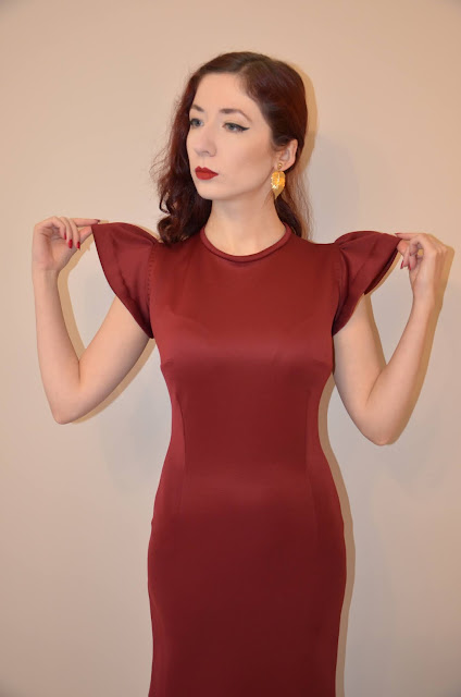 Sewing with scuba tight fitting dress with short gathered sleeves self drafted sewing pattern fashion sewing retro dressmaking blogger