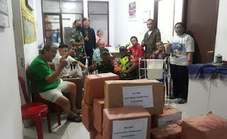 Koramil 1801 /AB Kodim 0618 Kota Bandung Salurkan Bantuan Sembako dari Ibu Ketua Persit Kartika Candra Kirana PD III/Siliwangi Kepada Yayasan Lansia Titisan Benteng Gading