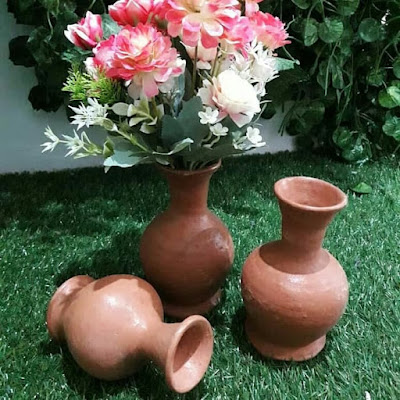 Vas Bunga dari Tanah Liat