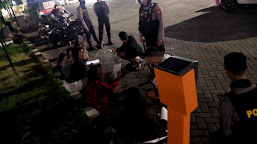 Operasi Pekat, Polres Situbondo Amankan 8 Remaja Pesta Miras di Alun – alun 