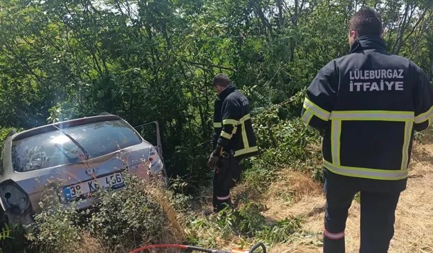 Lüleburgaz'da Şarampole Uçan Otomobildeki sürücü öldü, eşi ve 2 çocuğu yaralandı