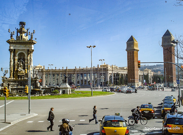Plaça d'Espanya, paradas do Aerobús, ônibus do aeroporto para o Centro de Barcelona