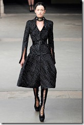 Alexander McQueen RTW Fall 2011 Runway Photos 20