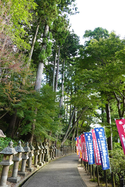 島根県出雲市小境町　一畑薬師　百八基灯篭