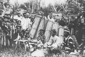 http://kumpulanbiografiindonesia.blogspot.com/